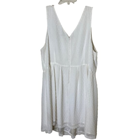 BB Dakota Swiss Dot White Dress Plus 18 Sleeveless V-Neck - Picture 2 of 7